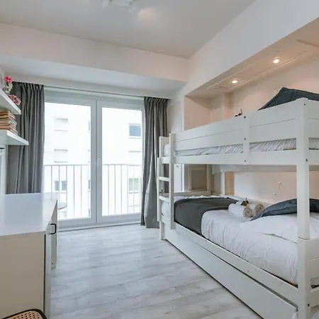 Huswell - Beautiful Seaview With Private Garage Apartment *